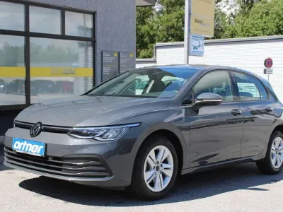 Gebraucht VW Golf VIII Life 110 PS (80 kW) 2023 Grau Limousine