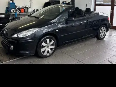 Gebraucht Peugeot 307 CC Tendance 109 PS (80 kW) 2006 Schwarz Cabrio
