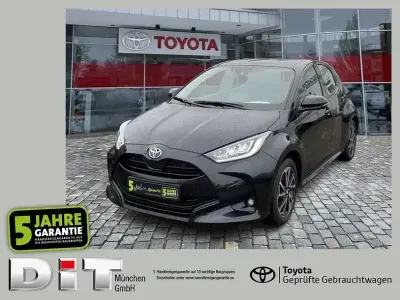 Gebraucht Toyota Yaris Team 116 PS (85 kW) 2021 Schwarz Kleinwagen