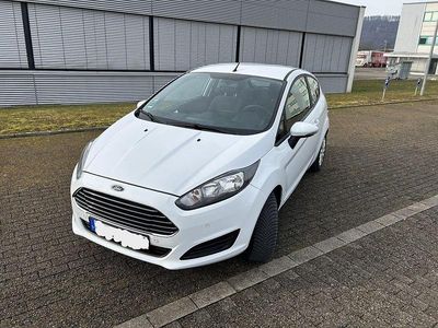 Weiß Gebraucht 2014 Ford Fiesta Trend Kleinwagen | 7.200 € (Etwas zu teuer)