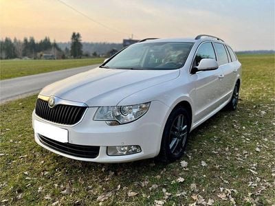 Gebraucht Skoda Superb Ambition 140 PS (102 kW) 2012 Weiß Kombi
