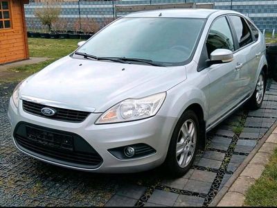 Gebraucht Ford Focus 100 PS (73 kW) 2008 Silber Limousine