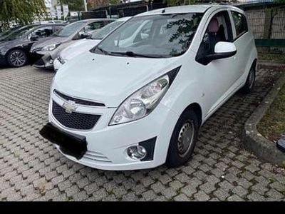 Gebraucht Chevrolet Spark 95 PS (69 kW) 2013 Weiß Kleinwagen