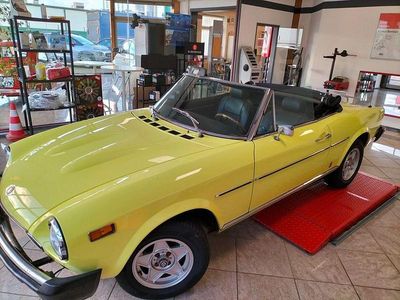 Gebraucht Fiat 124 Spider 82 PS (60 kW) 1977 Gelb Cabrio