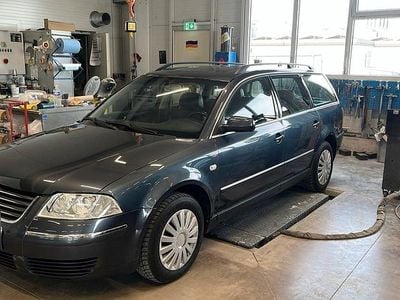 Gebraucht VW Passat 131 PS (96 kW) 2002 Grau Kombi