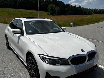 Gebraucht BMW 318 Sport Line 150 PS (110 kW) 2019 Weiß Limousine