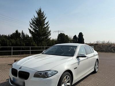Gebraucht BMW 530 258 PS (189 kW) 2014 Weiß Limousine
