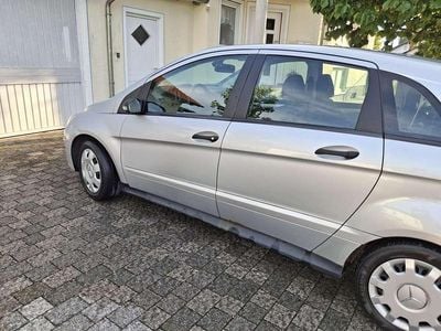 Mercedes B180