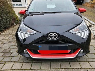 Gebraucht Toyota Aygo x-sky 72 PS (52 kW) 2020 Schwarz Kleinwagen