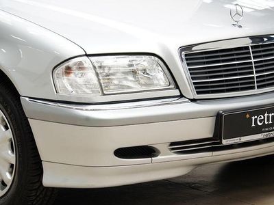 Silber Gebraucht 1999 Mercedes C180 Elegance Limousine | 11.990 €