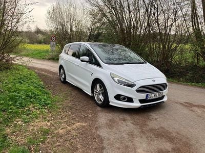 Usata Ford S-MAX Titanium 209 CV (153 kW) 2016 Nero Monovolume