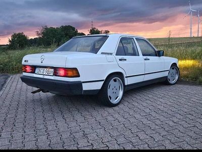 Usata Mercedes 190 102 CV (75 kW) 1988 Bianco Berlina
