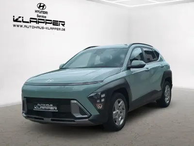 Gebraucht Hyundai Kona Trend 139 PS (102 kW) 2025 Mirage green / sol SUV