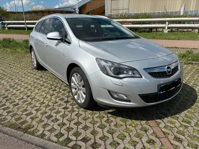Gebraucht Opel Astra 140 PS (102 kW) 2012 Silber Kombi