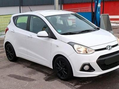 Weiß Gebraucht 2016 Hyundai i10 Kleinwagen | 5.950 € (Guter Preis)