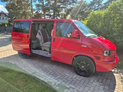 Gebraucht VW T4 204 PS (150 kW) 2002 Rot Van