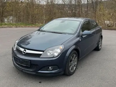 Brugt Opel Astra GTC 101 HK (74 kW) 2008 Grå Coupe