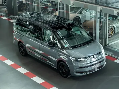 Gebraucht VW Multivan Edition 150 PS (110 kW) 2024 Grau Van / Kleinbus