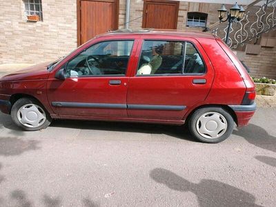 gebraucht Renault Clio rot