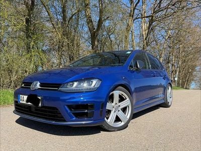 Second-hand VW Golf VII R 300 CP (220 kW) 2016 Albastru Berlinǎ