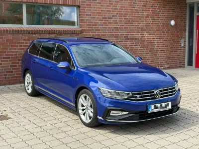 Gebraucht VW Passat R-line 150 PS (110 kW) 2022 Blau Kombi