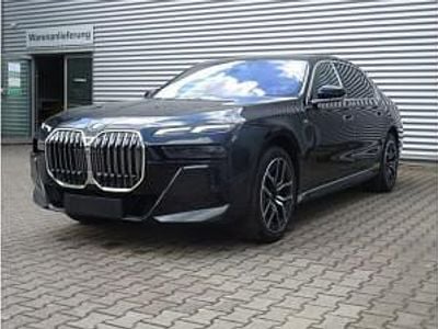Neu BMW 740 Comfort Edition 299 PS (219 kW) 2025 Schwarz (black sapphire metallic) Limousine