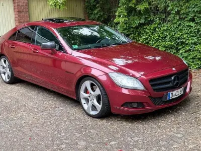 Gebraucht Mercedes CLS350 306 PS (225 kW) 2011 Rot Limousine