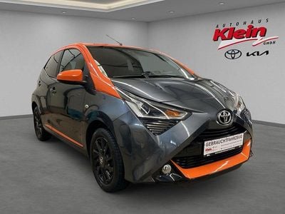 Grau Gebraucht 2021 Toyota Aygo Kleinwagen | 12.190 € (Fairer Preis)