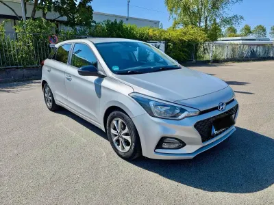 Gebraucht Hyundai i20 Active 84 PS (61 kW) 2020 Grau Kleinwagen