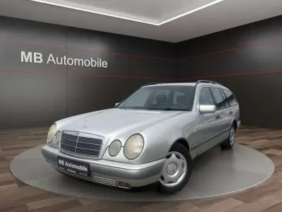Usata Mercedes E240 170 CV (125 kW) 1998 Grigio Station wagon