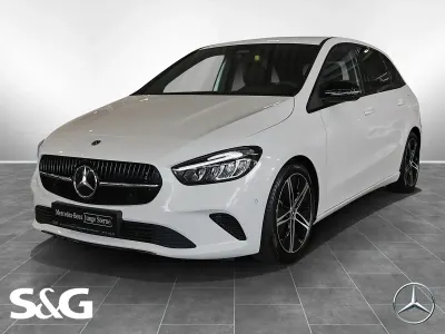 Używany Mercedes B200 Progressive 163 KM (119 kW) 2025 Biały Minivan