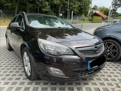Gebraucht Opel Astra 125 PS (91 kW) 2012 Braun Kombi