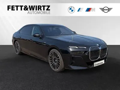 Gebraucht BMW 740 M Sport 299 PS (219 kW) 2025 Black sapphire metallic Limousine