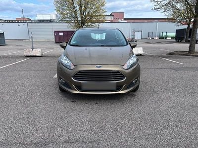 Gebraucht Ford Fiesta 75 PS (55 kW) 2015 Braun Kleinwagen