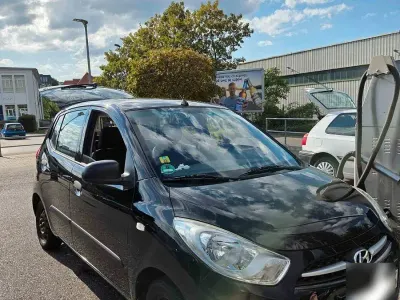 Gebraucht Hyundai i10 Classic 77 PS (56 kW) 2011 Schwarz Kleinwagen