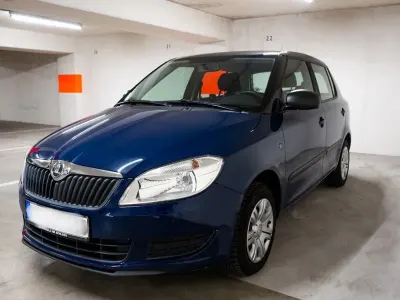 Gebraucht Skoda Fabia Active 60 PS (44 kW) 2013 Blau Limousine