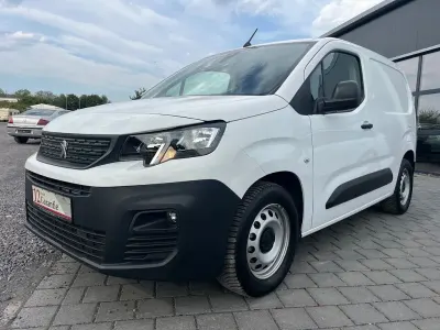 Gebraucht Peugeot E-Partner Premium 100 kW (136 PS) 2022 Van / Kleinbus