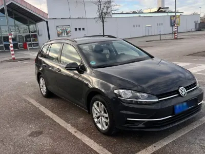 Gebraucht VW Golf VII Comfortline 150 PS (110 kW) 2019 Grau Kombi