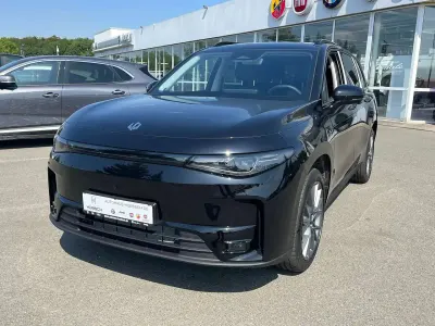 Nouă Leapmotor C10 219 kW (299 CP) 2026 Negru SUV