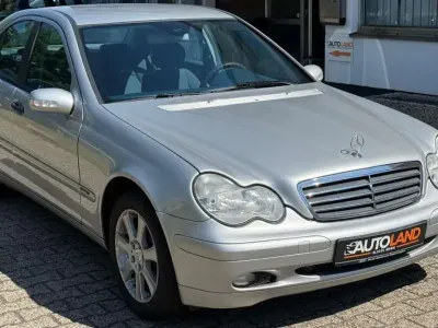 Gebraucht Mercedes C180 143 PS (105 kW) 2003 Silber Limousine