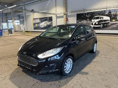 Schwarz Gebraucht 2015 Ford Fiesta Trend Kleinwagen | 5.250 € (Fairer Preis)