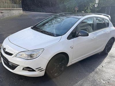 Gebraucht Opel Astra Color Edition 140 PS (102 kW) 2012 Weiß Limousine