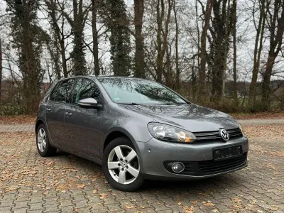 Gebraucht VW Golf VI Team 80 PS (58 kW) 2010 Grau Kleinwagen