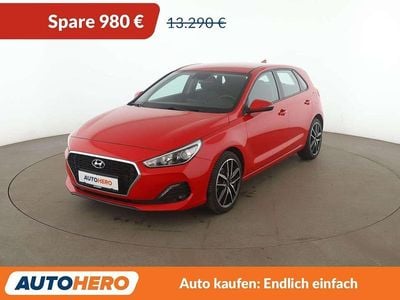 Gebraucht Hyundai i30 Select 120 PS (88 kW) 2019 Rot Limousine