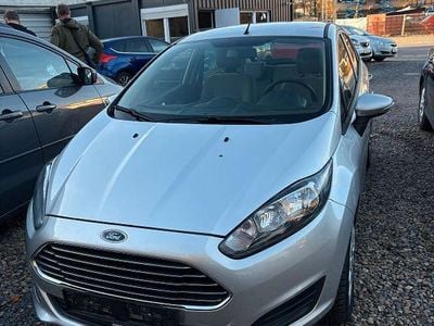 Gebraucht Ford Fiesta Trend 60 PS (44 kW) 2013 Silber Kleinwagen