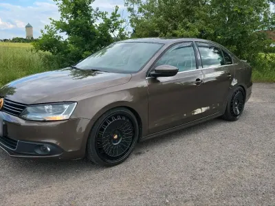 Gebraucht VW Jetta 200 PS (147 kW) 2012 Braun Limousine