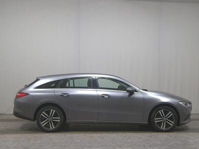 Gebraucht Mercedes CLA200 Shooting Brake 150 PS (110 kW) 2023 Grau Kombi