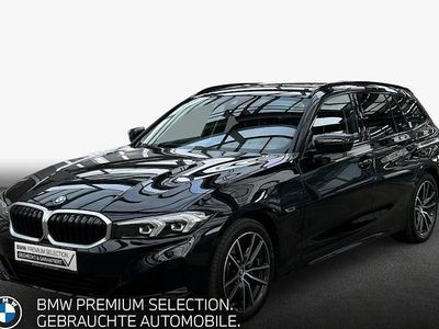 Schwarz Gebraucht 2022 BMW 320e Sport Line Kombi | 29.490 € (Fairer Preis)