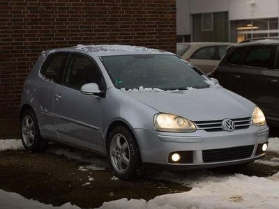 Gebraucht VW Golf Comfortline 102 PS (75 kW) 2005 Grau Limousine