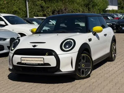 Gebraucht Mini Cooper SE 135 kW (184 PS) 2023 Weiß Kleinwagen